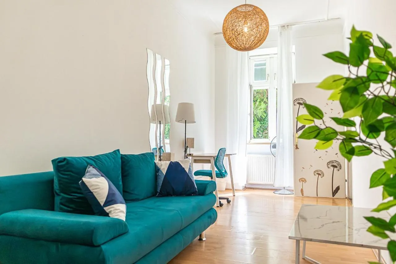 Elegant Haven: Stylish And Spacious 3Br Apartment Vienna 0*,  Austria